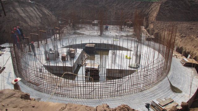 高塔造粒項目基礎工程完工，滑模工程開始